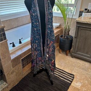 Raj Elegant Floral Patterned vest with fringe. Boutique find